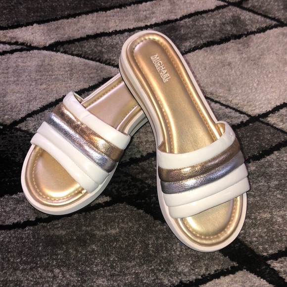 Michael Kors womens size 7.5M NWOT - Picture 2 of 9